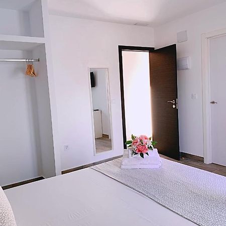 Hostal El Castillo Alcalá de Guadaira Екстериор снимка