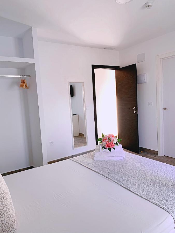 Hostal El Castillo Alcalá de Guadaira Екстериор снимка