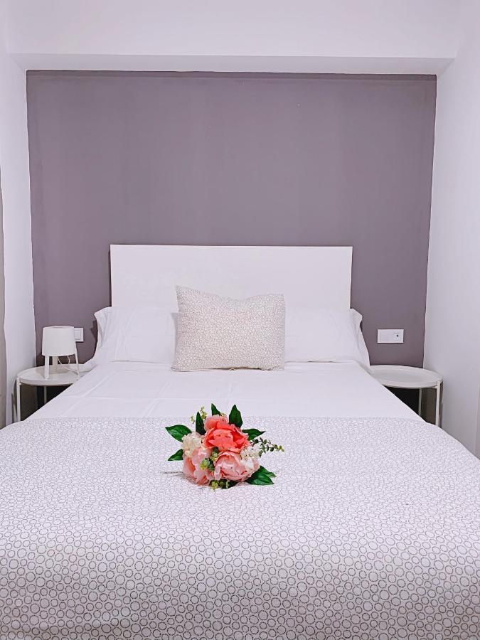 Hostal El Castillo Alcalá de Guadaira Екстериор снимка