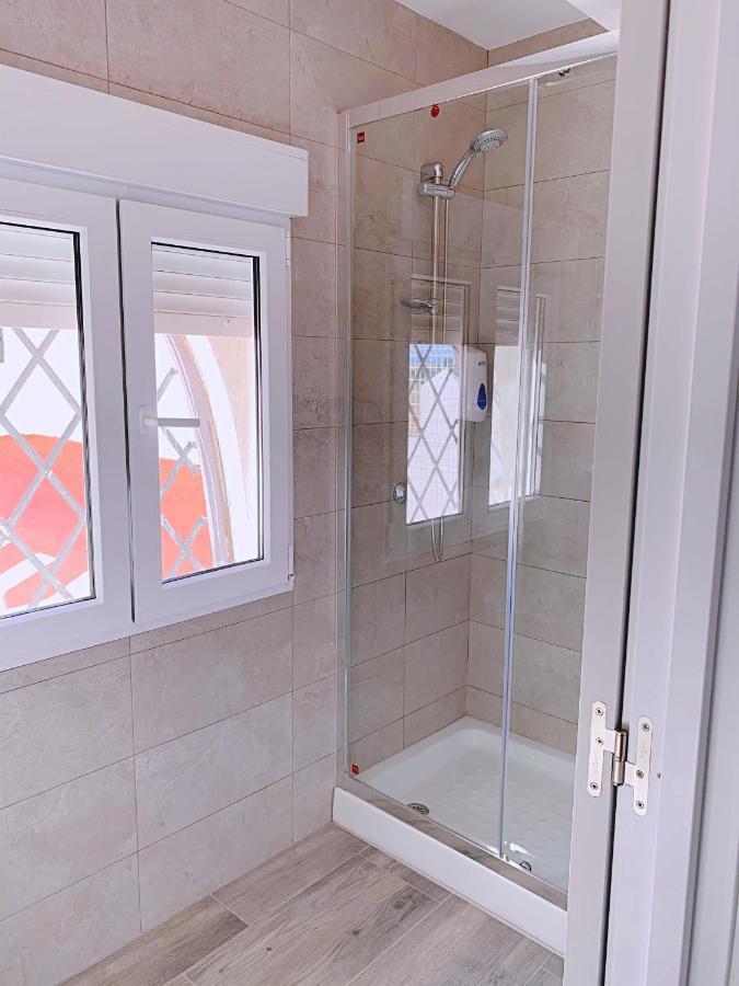 Hostal El Castillo Alcalá de Guadaira Екстериор снимка
