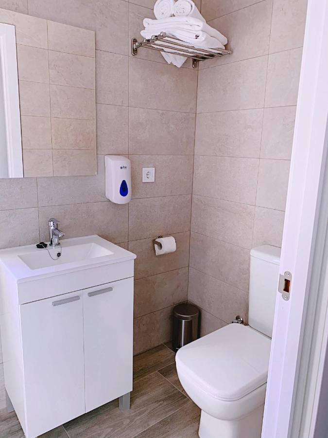 Hostal El Castillo Alcalá de Guadaira Екстериор снимка