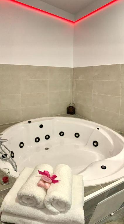 Hostal El Castillo Alcalá de Guadaira Екстериор снимка